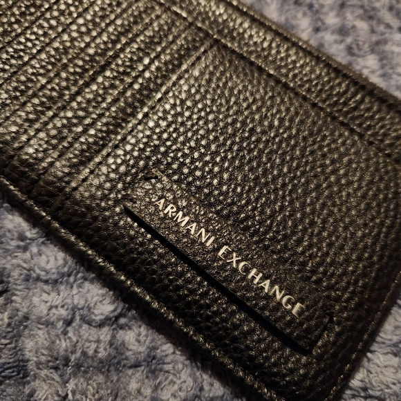 Women Armani Exchange Wallet 9 card holder - Picture 2 of 8